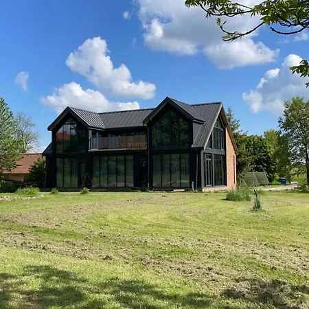 Modern & Sauna By The Lake, Przytulnavilla, Dom Nad Jeziorem Na Mazurach Holiday home Elk